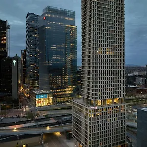 Moxy Downtown Hotel Montreal